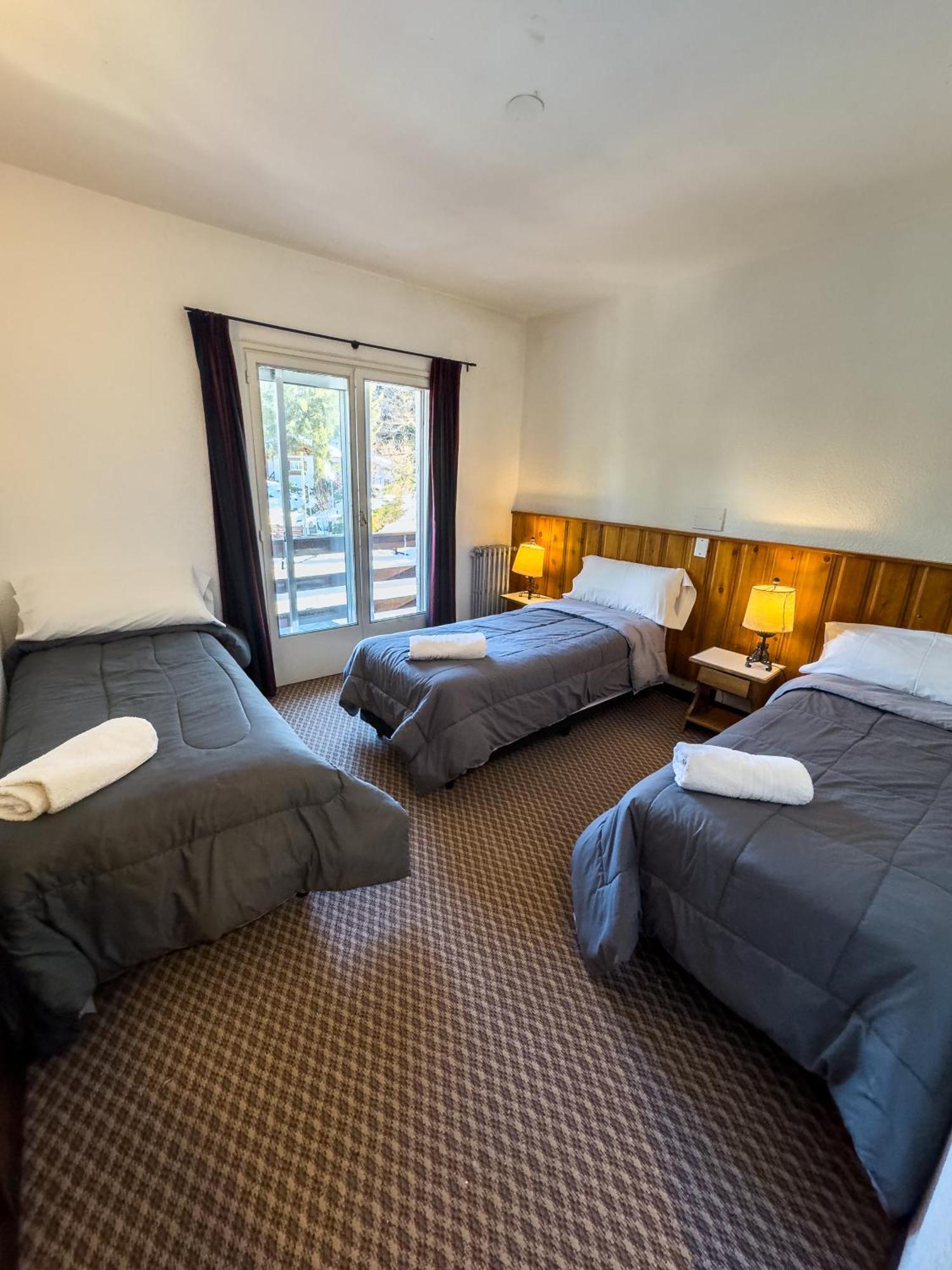 סן קרלוס דה ברילוצ'ה Hotel Dinko מראה חיצוני תמונה
